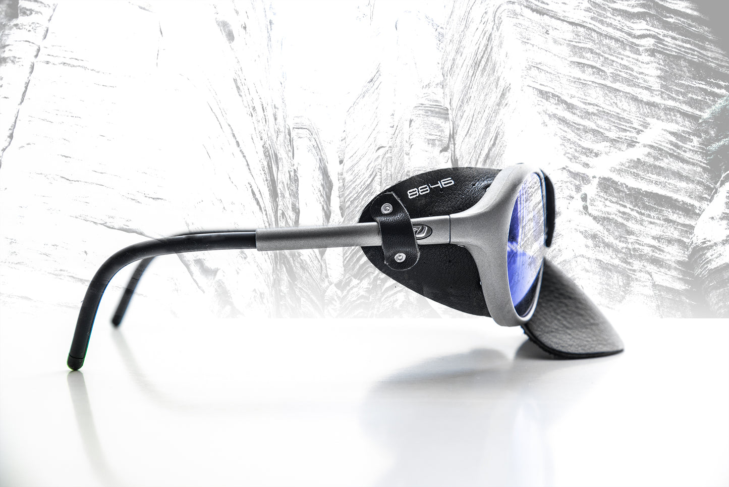 "8846 Altitude" - Profi Bergsteigerbrille mit Büffelleder D116 4 in grau gun, blau verspiegelt